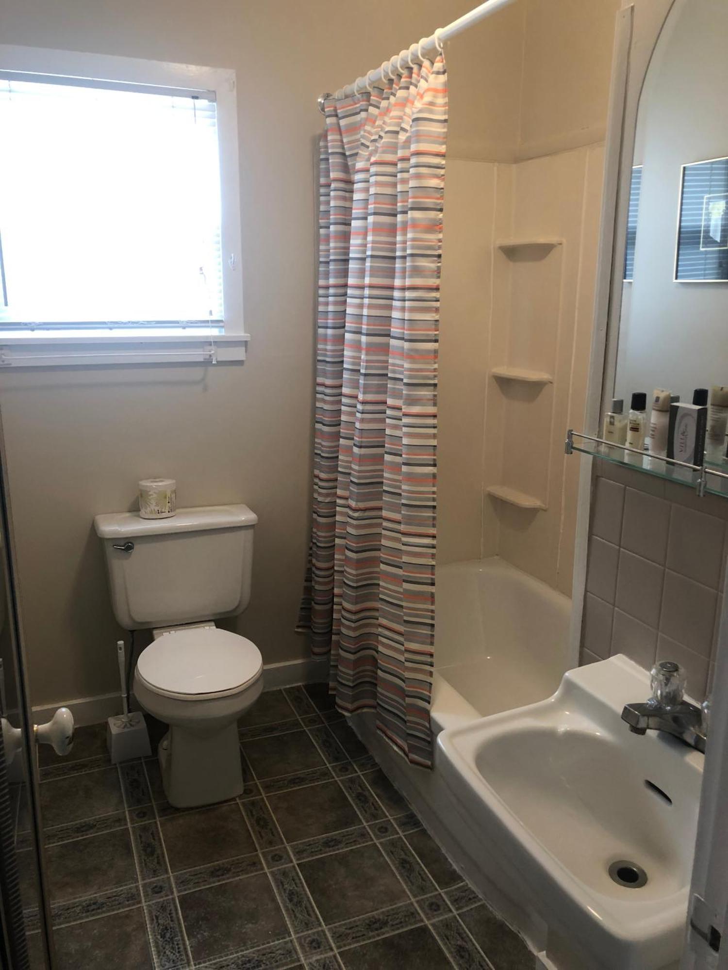 Auberge Restwell Motel Berry Mills Екстериор снимка