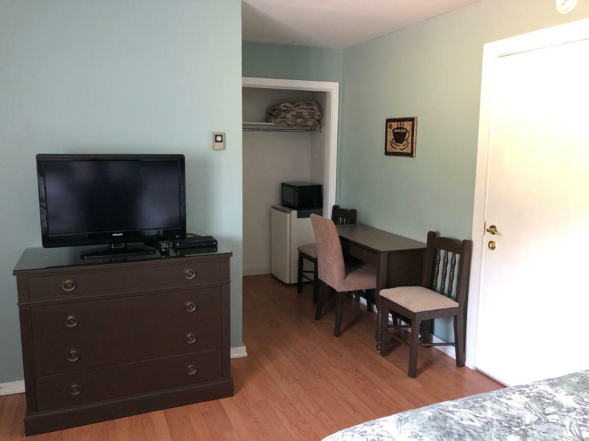 Auberge Restwell Motel Berry Mills Екстериор снимка